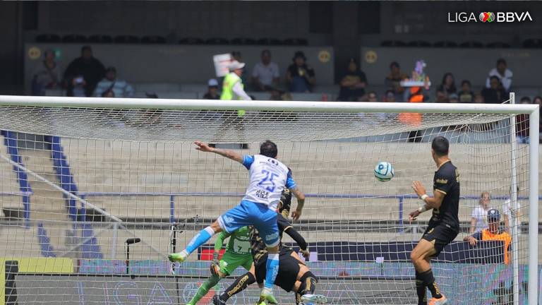 Omar Fernández abrió la cuenta goleadora para el Puebla en Ciudad Universitaria.