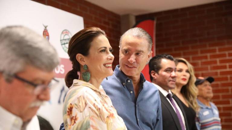 Quirino Ordaz Coppel con su esposa Rosy Fuentes de Ordaz.