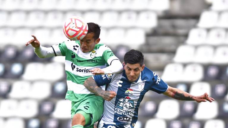 Pachuca se impone 2-0 a Santos.