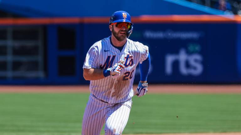 Pete Alonso remolcó las tres carreras de los Mets.