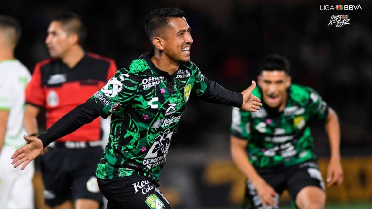 Elías Hernández anota el único tanto del juego.