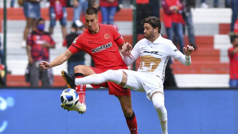 Toluca se impone en casa 2-1 a Pumas.