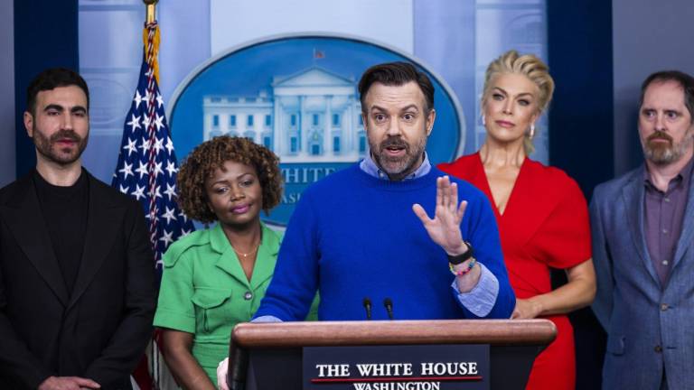 Elenco de Ted Lasso visita la Casa Blanca en Washington para compartir un mensaje.
