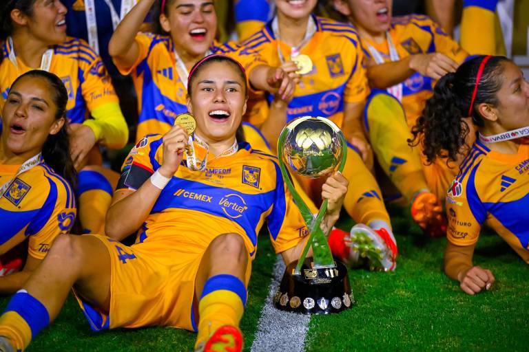 Lizbeth Ovalle rompe récord mundial y se une al Orlando Pride en la NWSL