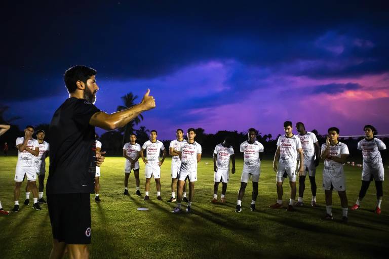 Xolos aterrizan en Mazatlán listos para enfrentar a los Cañoneros