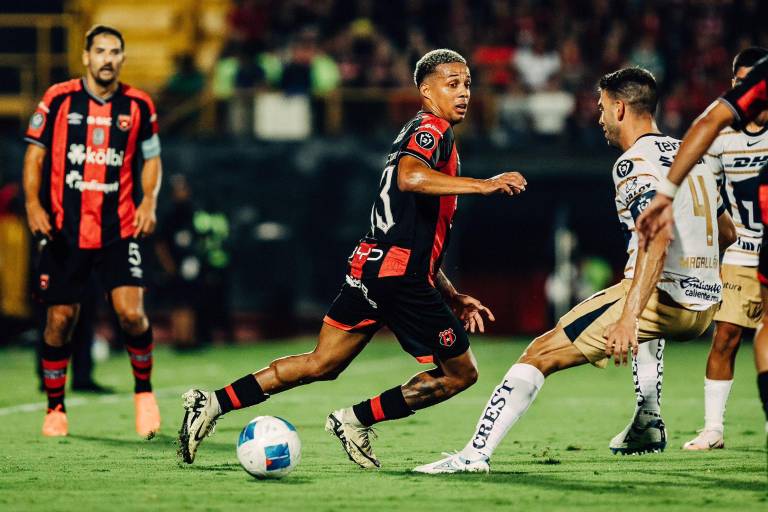 Pumas avanza a cuartos de final de la Concachampions tras empatar 1-1 con Alajuelense