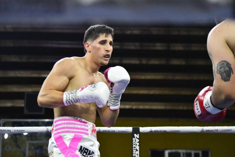 Celebran sinaloenses el triunfo del pugilista Marco Verde en su debut en México