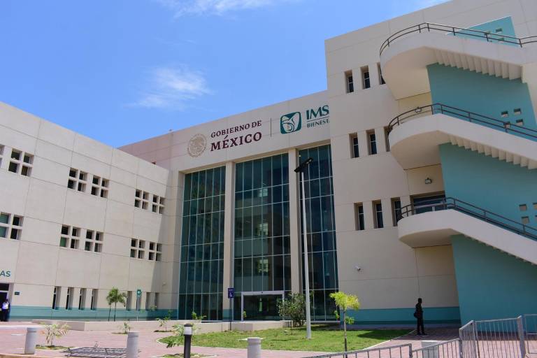 En Sinaloa basifican a 605 trabajadores de salud que combatieron la pandemia