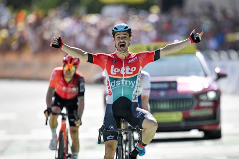 Campanada de Campenaerts en etapa 18 del Tour de Francia