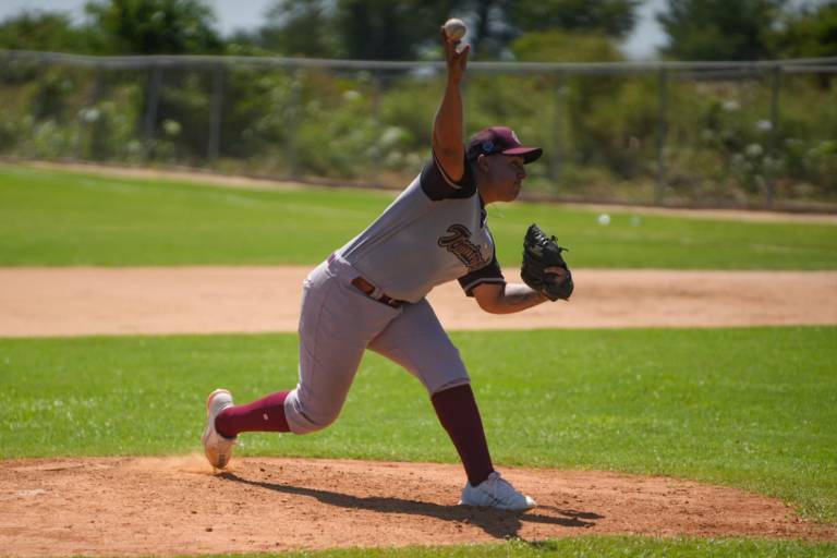 Tomateros de Culiacán remonta para triunfar en La Higuerita