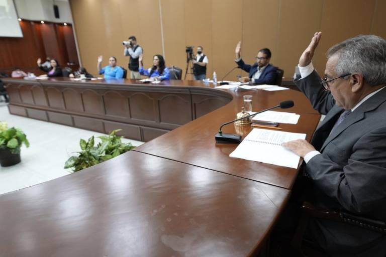 En el Congreso de Sinaloa dan primera lectura a iniciativas de Rocha Moya para Agenda Púrpura
