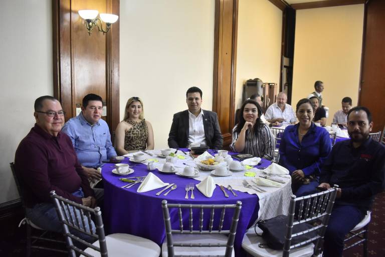 Comparte Manuel Clouthier la importancia de la asertividad en los negocios
