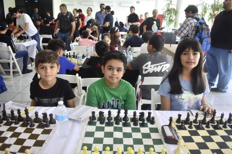 A pleno ritmo arranca Torneo de Ajedrez Edición Blanco y Negro 2024