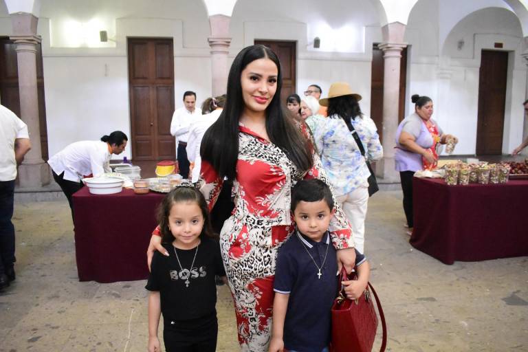Degustan en el Masin el rico sabor de la Pitaya