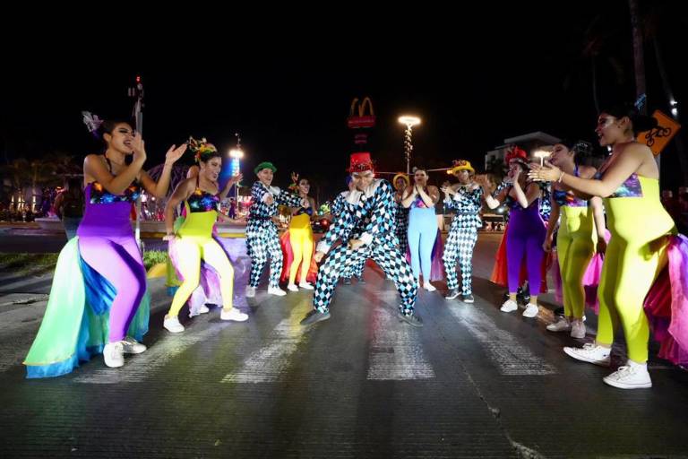 Todo listo para la pega de calcomanías y la segunda manifestación de Carnaval