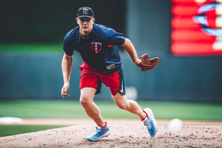 Duffey suspendido tres juegos, Baldelli uno