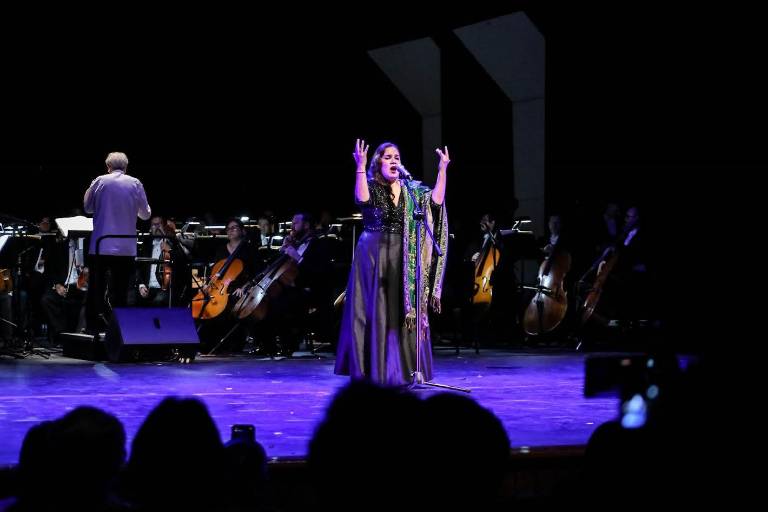 Vibran sinaloenses en el inicio de los festejos del 50 aniversario del Isic