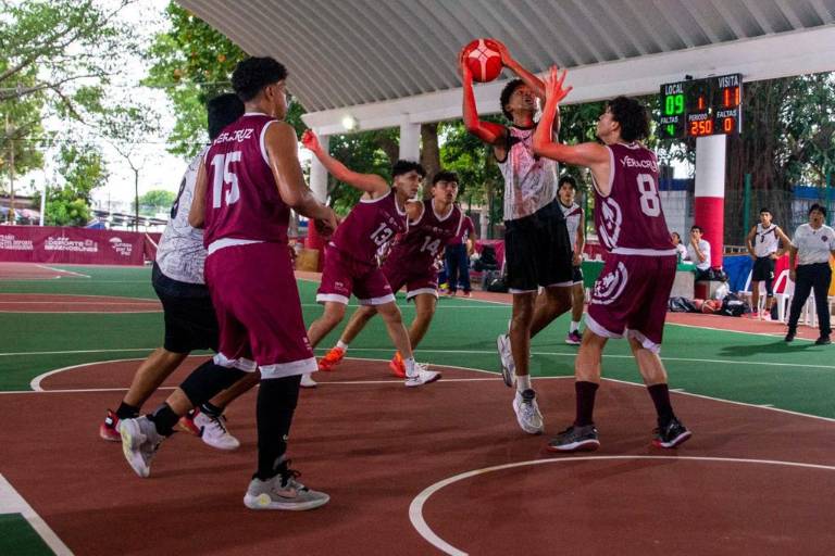 Sinaloa divide al arrancar el baloncesto de Juegos Conade