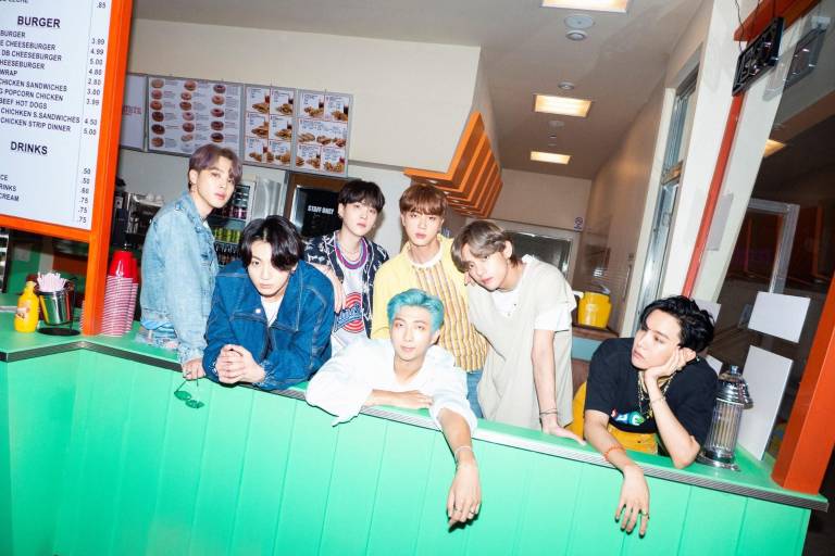 Planea BTS su regreso como grupo completo en 2026