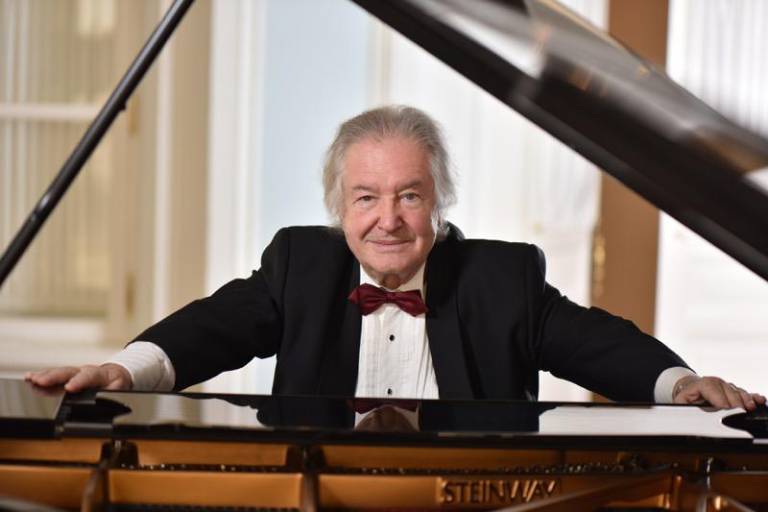 Tocará el pianista Mikhail Voskresensky el Concierto No. 1 de Beethoven con la OSSLA