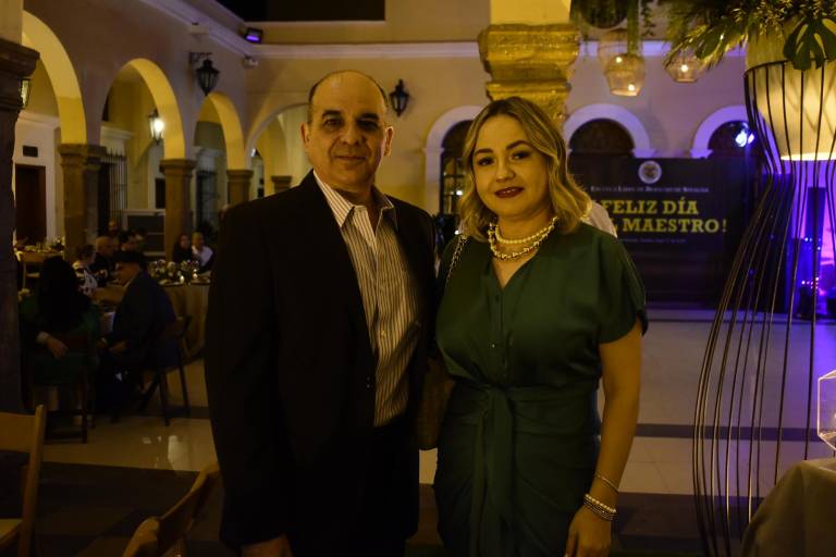 Celebra la Escuela Libre de Derecho el Día del Maestro