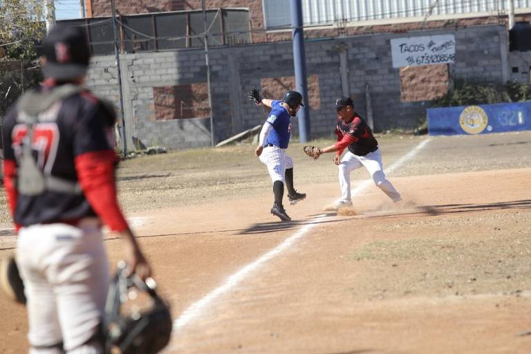 Hace de las suyas 31 Deportes en Liga de 40 Años, en Club Muralla