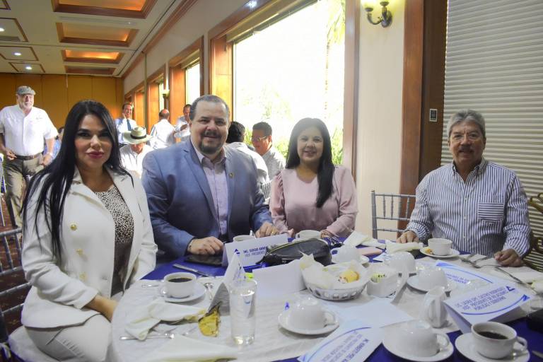 Comparte Manuel Clouthier la importancia de la asertividad en los negocios