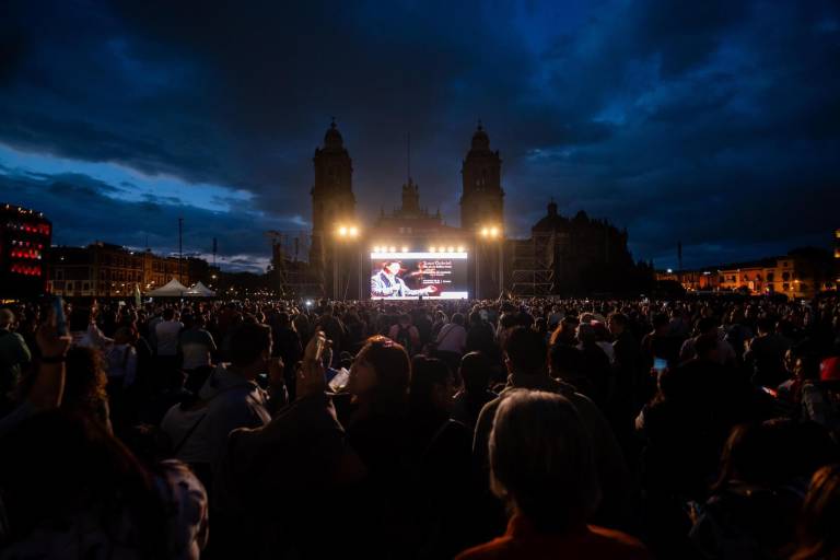 ‘Llena’ Juan Gabriel el Zócalo de la CDMX