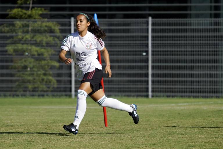 Sinaloense Cinthya Peraza aparece en el 11 ideal de Concacaf