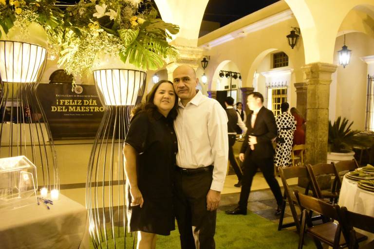 Celebra la Escuela Libre de Derecho el Día del Maestro