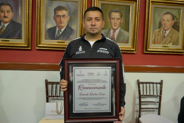 Sinaloenses reciben el Premio Estatal del Deporte