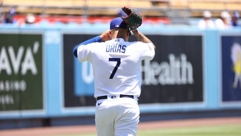 Julio Urías tuvo un mal domingo.