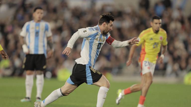Lionel Messi arrancó como titular en el encuentro que terminó en empate a un gol.