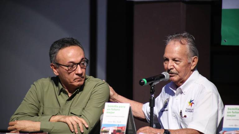El escritor Leónidas Alfaro rescató la historia del Centro Comunitario Corerepe, en su libro ‘Semilla para un futuro mejor’
