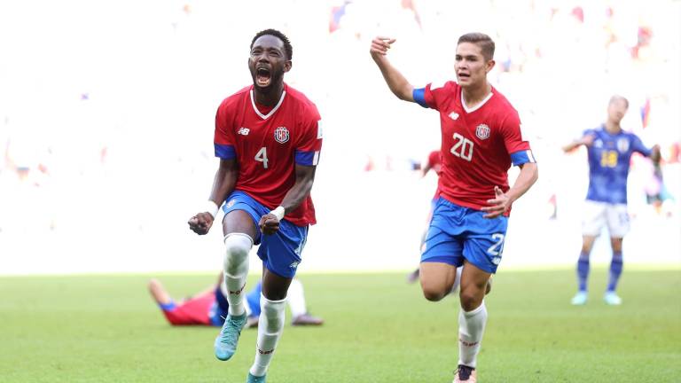 Keysher Fuller marca el gol de Costa Rica.