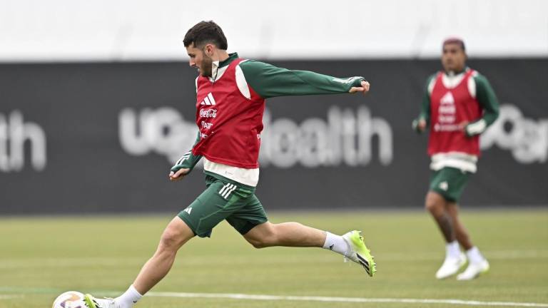 Santiago Giménez espera estar en el ataque de México este sábado.