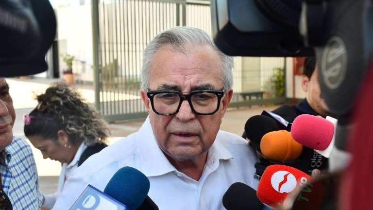 El Gobernador de Sinaloa Rubén Rocha Moya anunció que ya llegaron las primeras patrullas de las 100 con las que se equipará la entidad.