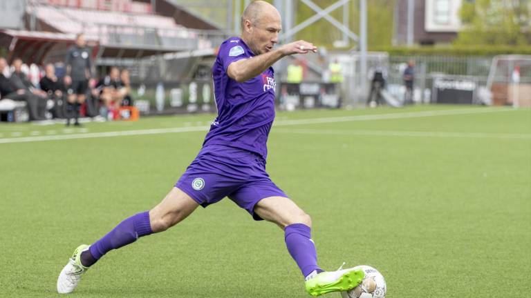 Arjen Robben abandona el futbol profesional.