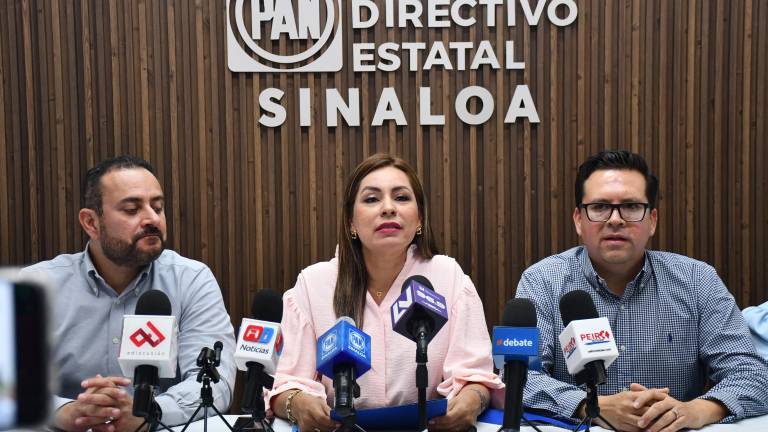 Conferencia de prensa de la dirigencia estatal del PAN donde habla sobre los operativos contra la violencia en Sinaloa.