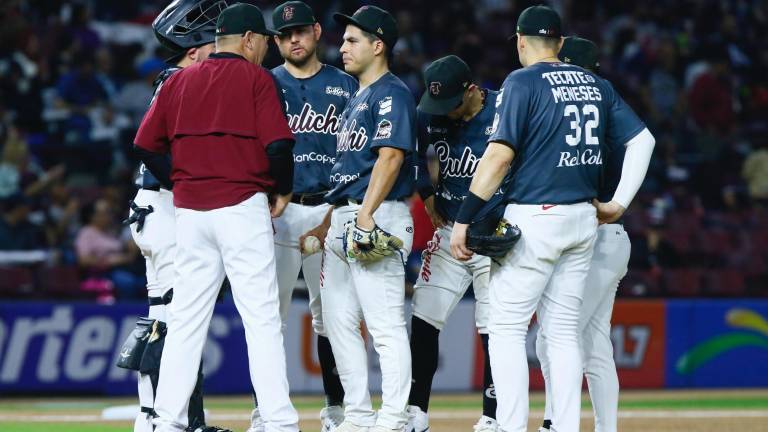 El pitcheo guinda flaqueó en la cuarta entrada ante la artillería de Charros de Jalisco.