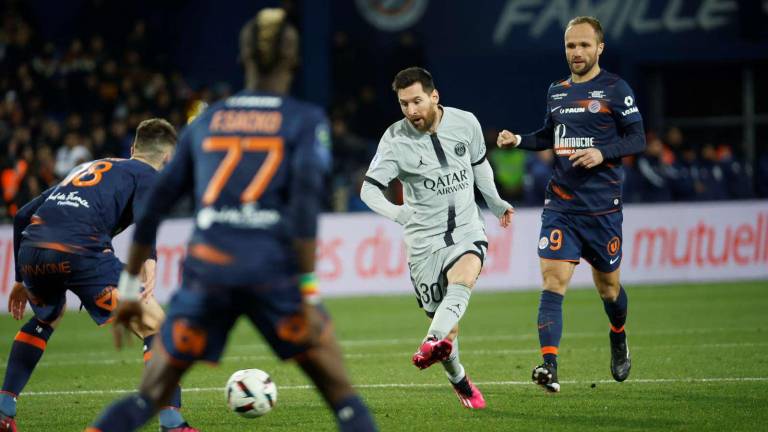 Lionel Messi marca gol por el PSG.