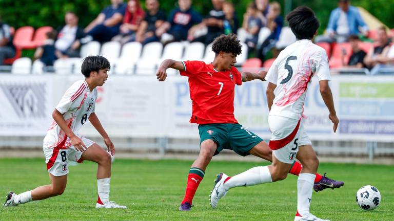 Cristiano Ronaldo Júnior, ante Japón sub 15.Cristiano Ronaldo Júnior, ante Japón sub 15.