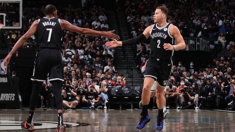 Los Nets se llevan el primero de la serie.