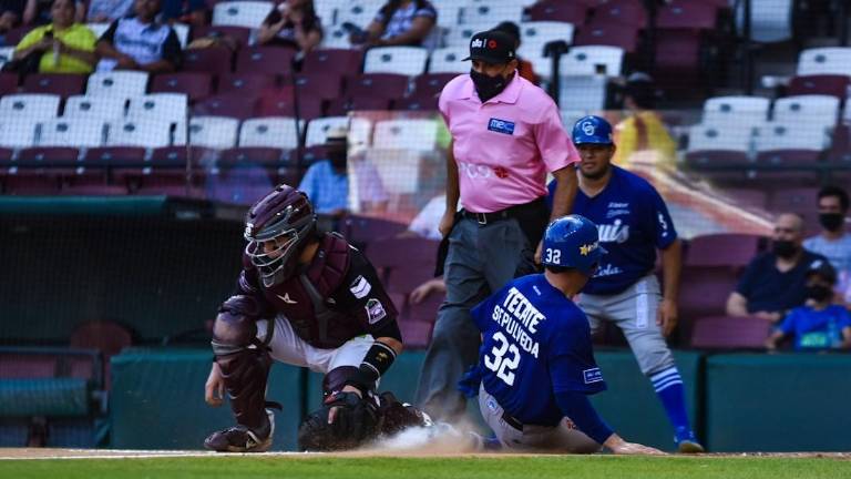 Yaquis se quedó con dos de tres juegos que se disputaron en Culiacán.