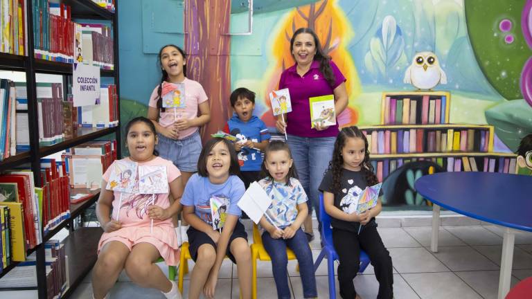 Los pequeños asistentes al taller infantil ‘La hora del cuento’.