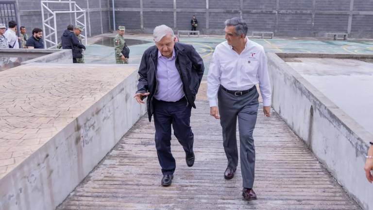 En su visita a Tamaulipas, el Presidente Andrés Manuel López Obrador es acompañado por el Gobernador Américo Villarreal.
