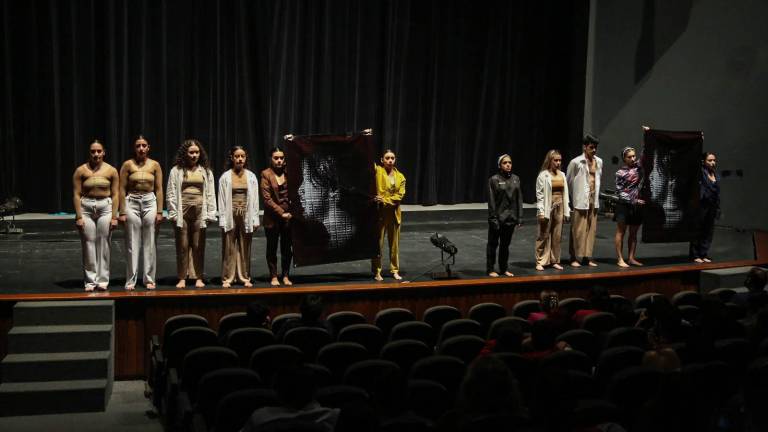 Los colectivos participantes dedicaron el espectáculo a la memoria de Max Corrales.