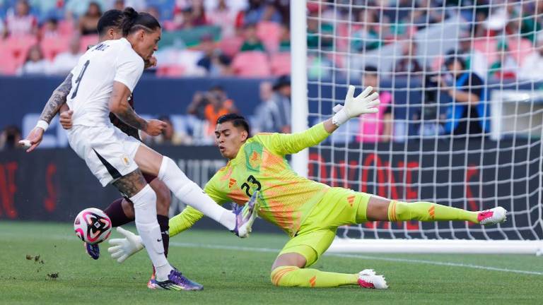 Uruguay le pegó un baile a la Selección Mexicana.