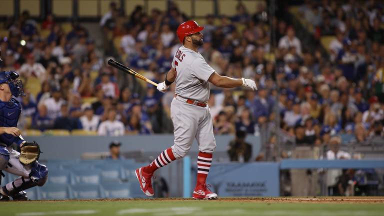 Albert Pujols es el cuarto pelotero en alcanzar la marca de 700 jonrones en las Grandes Ligas.