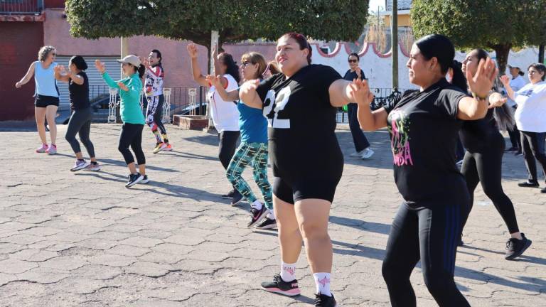 Practicantes de zumba tomaron parte de la máster class.